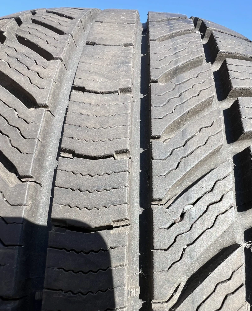225/45 R19 96V XL Continental TS870P (2223)