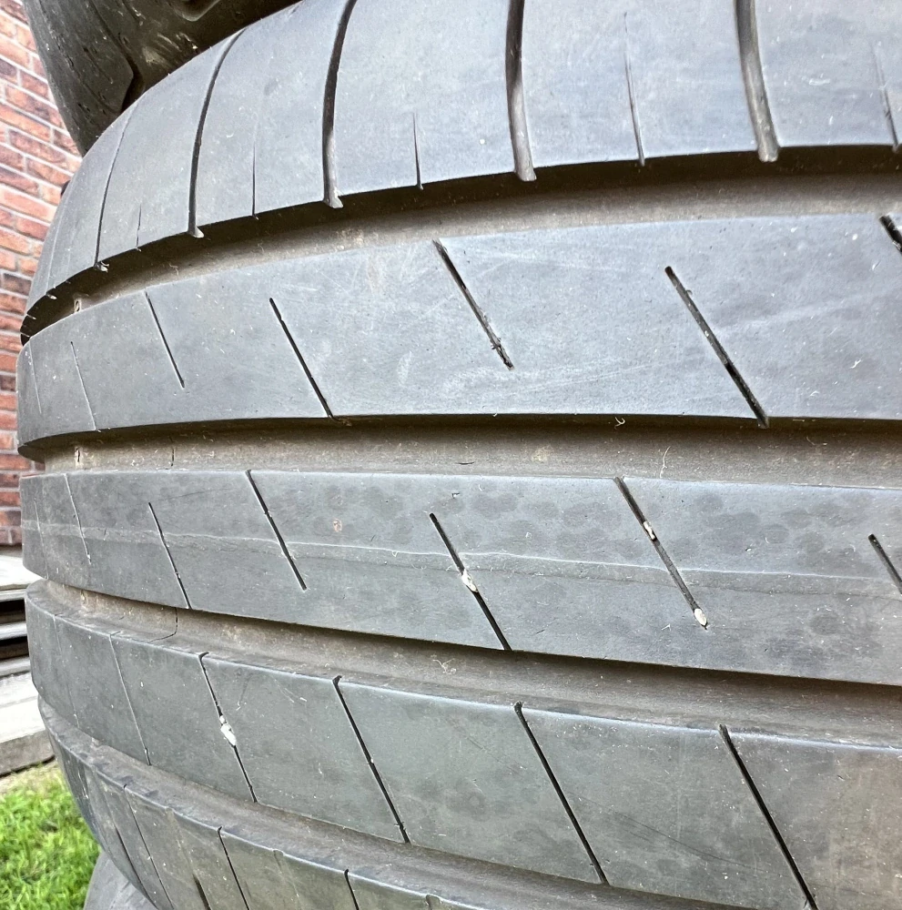 215/55 R17 98W XL GoodYear (0821)