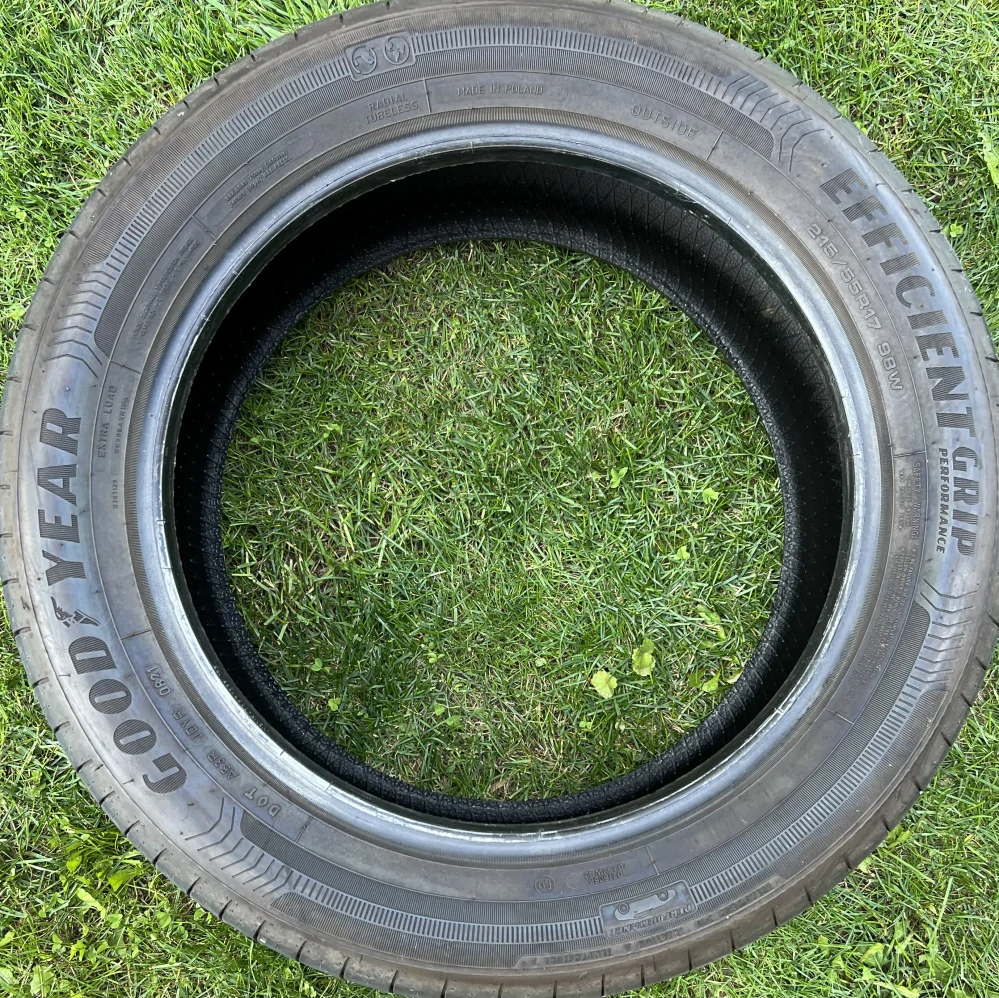 215/55 R17 98W XL GoodYear (0821)